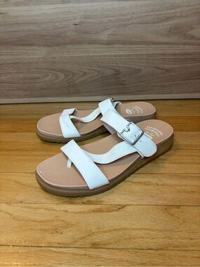 Dr. Scholl's Sustainable Comfort Island Dream White Strappy Sandals - Size 6.5